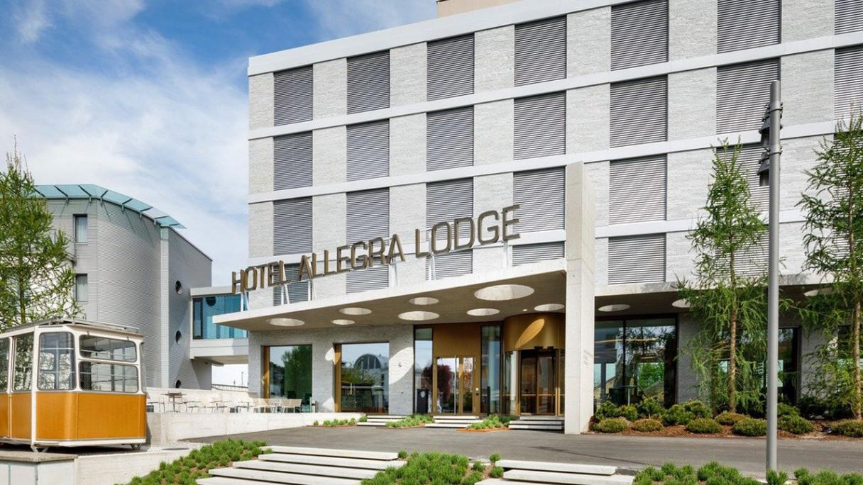 Hotel Allegra Lodge - View from the outside