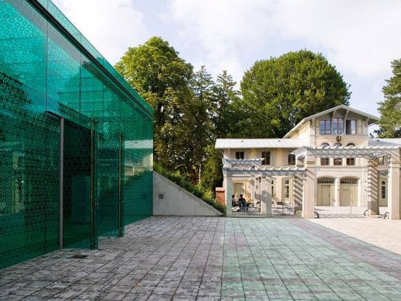 Das Zürcher Rietberg Museum und sein Smaragd-Eingangspavillion